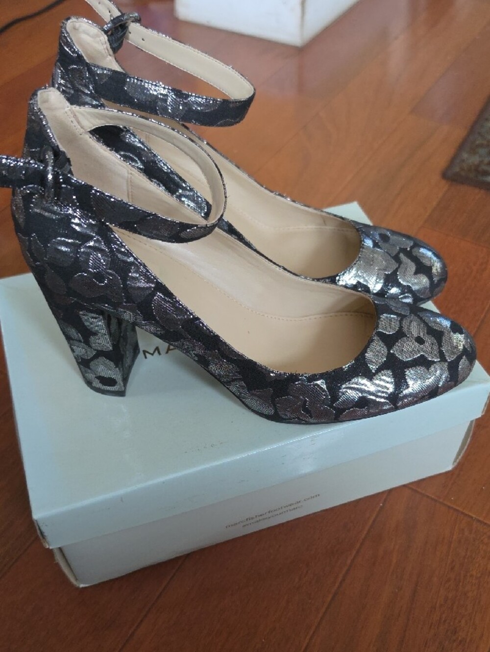 Marc Fisher Metallic Floral Heels Size 11